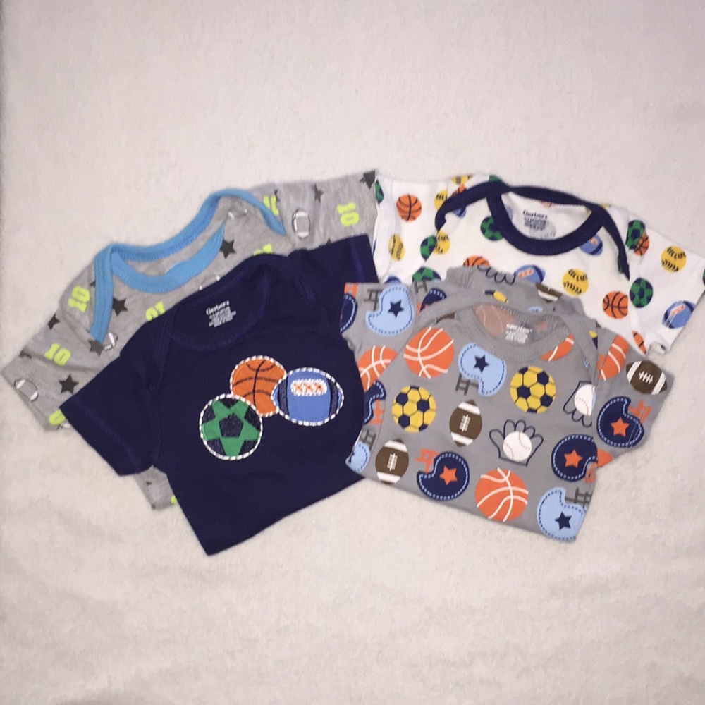 🏀⚽️ Set of 4 onesies⚾️🏈